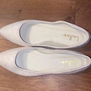 Lulus cream ballet flats. Never worn